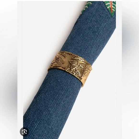 NWT set of 4 Johnny Was Butterfly 🦋 Brass Napkin Rings. - Picture 4 of 8